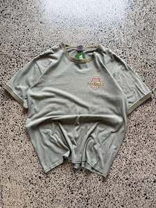 2001 Mr. Mañana Graphic T-Shirt - Lagre