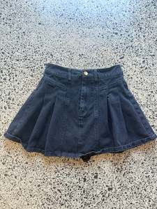 Mini Skirts: Black Pleated Mini Skirt - XS