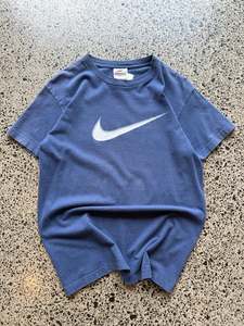 Nike: 90's Nike Swoosh Logo Tee - S