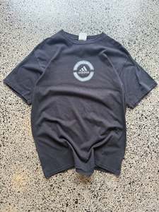 Adidas 1: Adidas Logo Graphic Tee - M