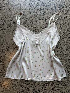 Womens Wear: Satin Floral Cami - M