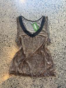 Womens Wear: Cheetah Singlet Top - M