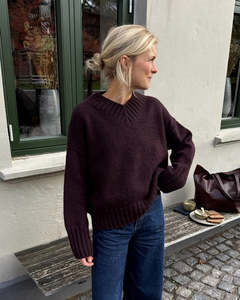 8 Ply Petterns: Hannah Sweater V-neck