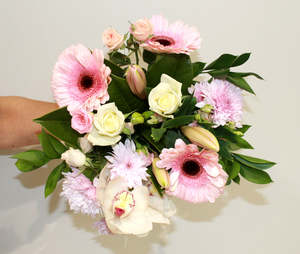 Blooming Pink Favourite Bouquet - Fresh Pink Flowers Auckland