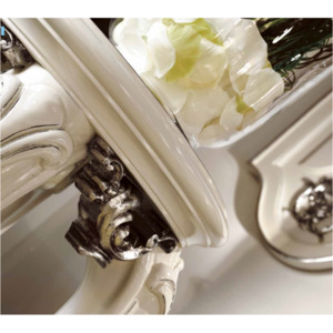 Products: LIVING collection flower stand