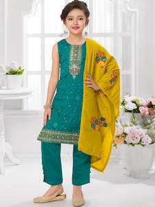 Girls Wear: Zainab Kamiz & Pant