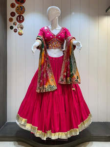 Chaniya Choli: Priya Chaniya Choli