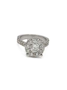 Diamond: 950 Platinum Diamond Ring