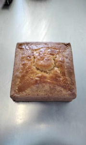 Un iced Cake Rosebowl Cafe & Bake