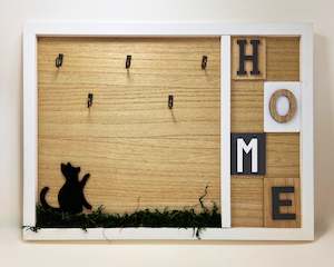 Welcoming Cat Keyholder Plaque