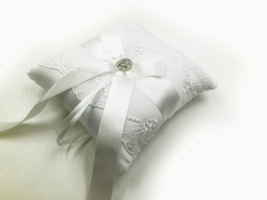 Elegant Bridal Ring Pillow
