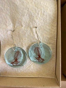 Stone Arrow glass fantail disc