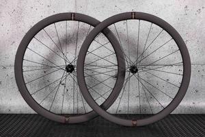 Reserve 40/44 Wheelset w/ Zipp Hub