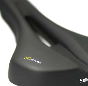 Saddles: Selle Royal Vaia Moderate Saddle