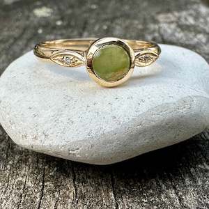 9ct gold: Marsden flower and diamond Amore ring