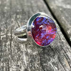 Vintage Glass: Vintage Dragon's Breath Glass Ring