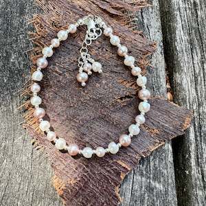 Pearls: Pink & white freshwater pearl bracelet