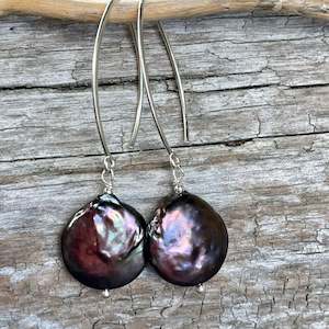 Pearls: Peacock freshwater coin pearl earrings