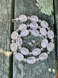 Necklaces: Rose quartz necklace