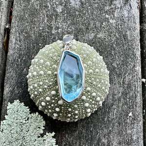 Half Price: Brazilian aquamarine pendant