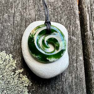 Pounamu New Zealand Taonga: Small Marsden flower koru