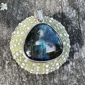 Finnish labradorite pendant