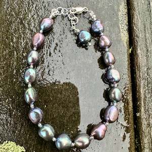 Pearls: Peacock freshwater pearl bracelet