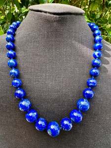 Knotted& graduated lap[is lazuli necklace