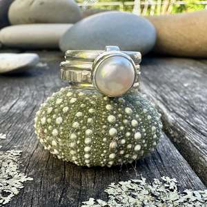 White freshwater pearl fine unity ring