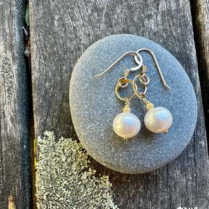 white freshwater pearl earrings