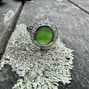 New Zealand pounamu& diamond halo ring