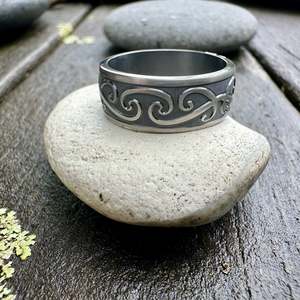 Zirconium koru ring