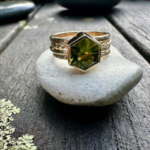 Peridot hexagonal fine unity ring