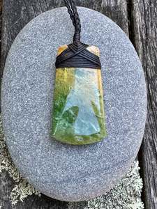 All Pounamu: Small marsden flower toki