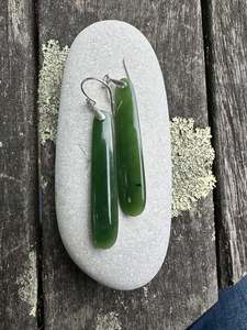 long kawa kawa NZ greenstone drop earrings