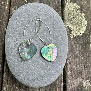 Under 300: NZ paua heart earrings
