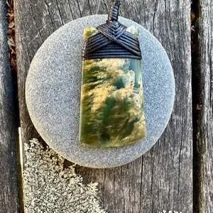 Small matte Marsden flower toki