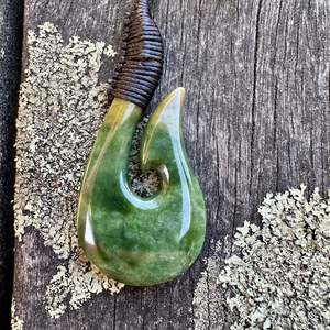 medium Marsden flower matau