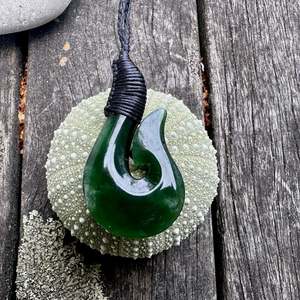 All Pounamu: Medium New Zealand greenstone matau