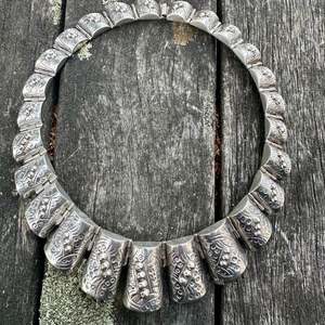 Vintage sterling silver collar
