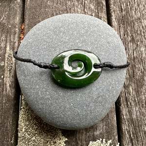Oval New Zealand greenstone koru bracelet