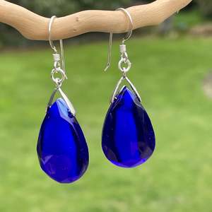 Vintage Glass: Vintage faceted glass earrings