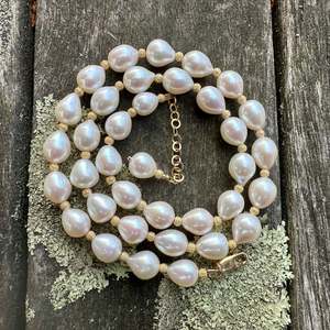 Cream freshwater pearl necklace