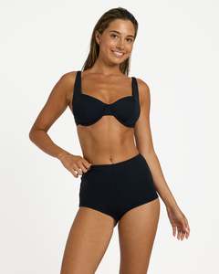 Womens: Womens Beach Classics Underwire D Cup Bikini Top