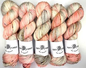 Products: Trust 8 Ply MW Hot Summer Nights – Roxy Fibres
