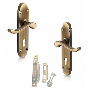 Lever Handles: Heritage Brass Lever Door Handles With Mortice Lock - Antique Style