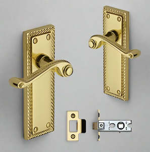 Lever Handles: Georgian Lever Door Handles With Latch - Polished Brass