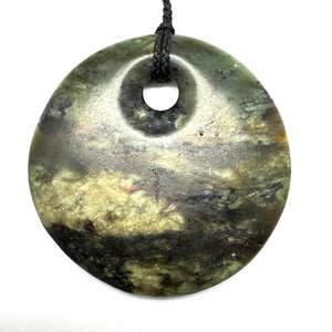 Te Ua Hamuera: Disc Pendant