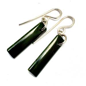 Kawakawa Pounamu, earrings