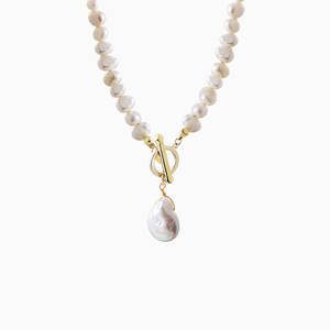 Pearl Jewellery: Jemma Pearl Choker Necklace with large Baroque pearl pendant